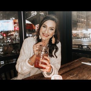 Meet your Posher, Danielle